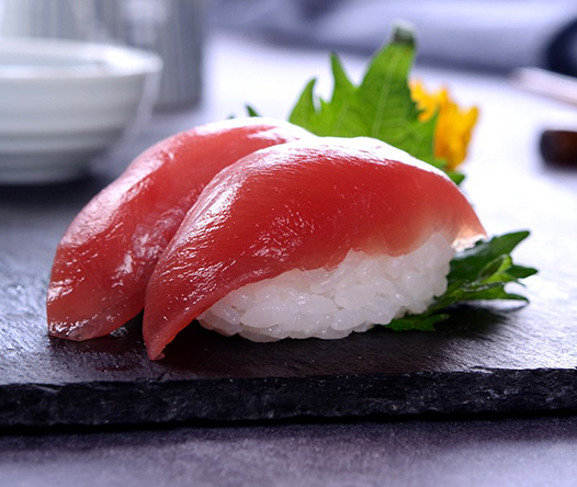 sushi nigiri de atún