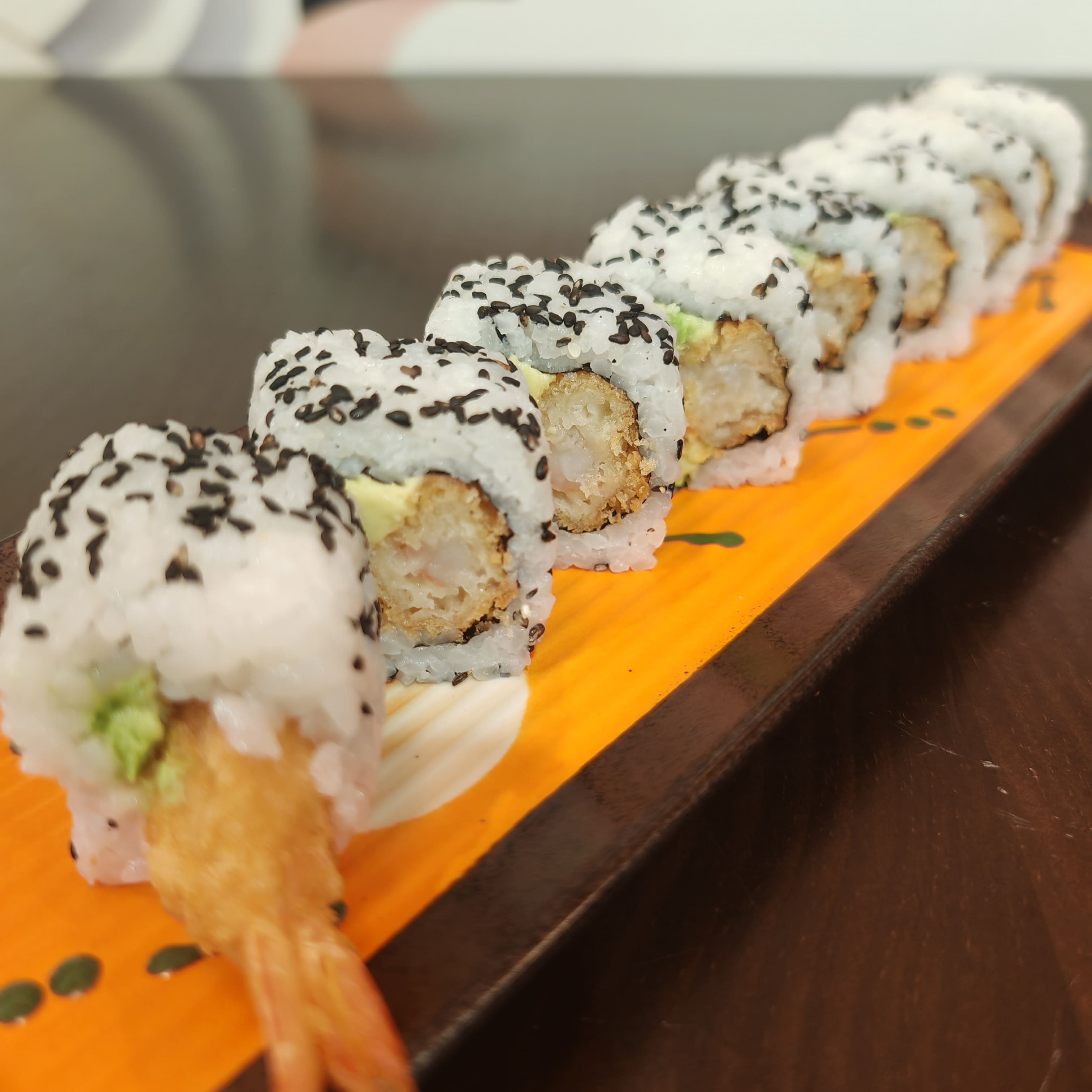 URAMAKI LANGOSTINO(SESAMO) 8u