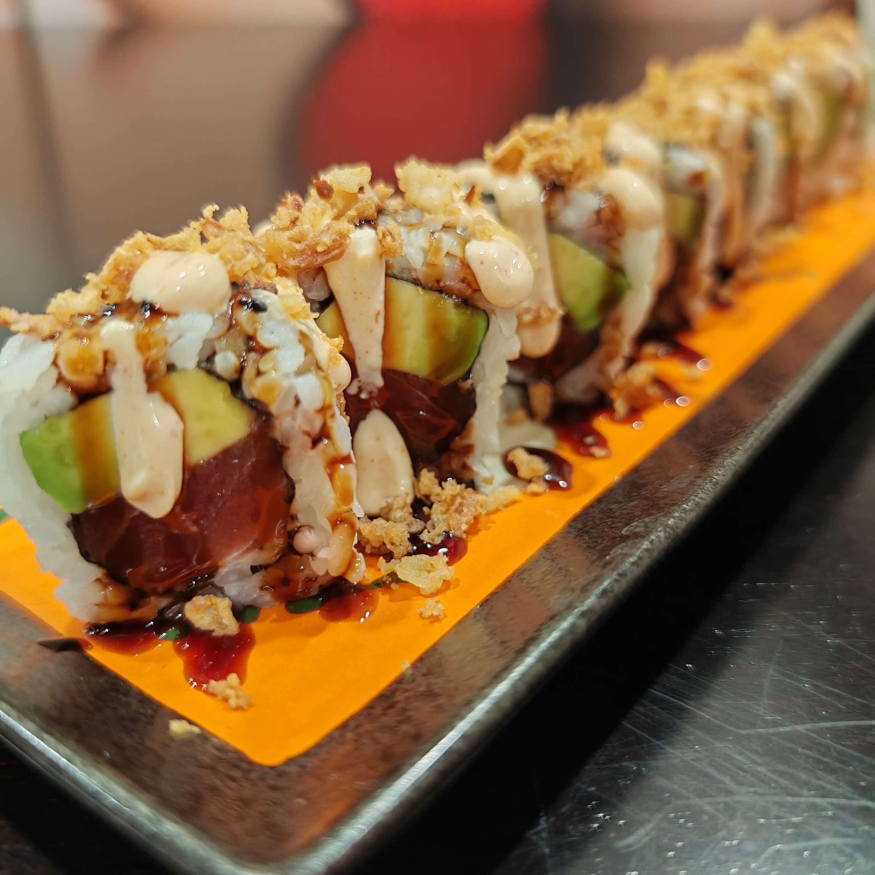 URAMAKI ATUN CEBOLLA FRITA 8u