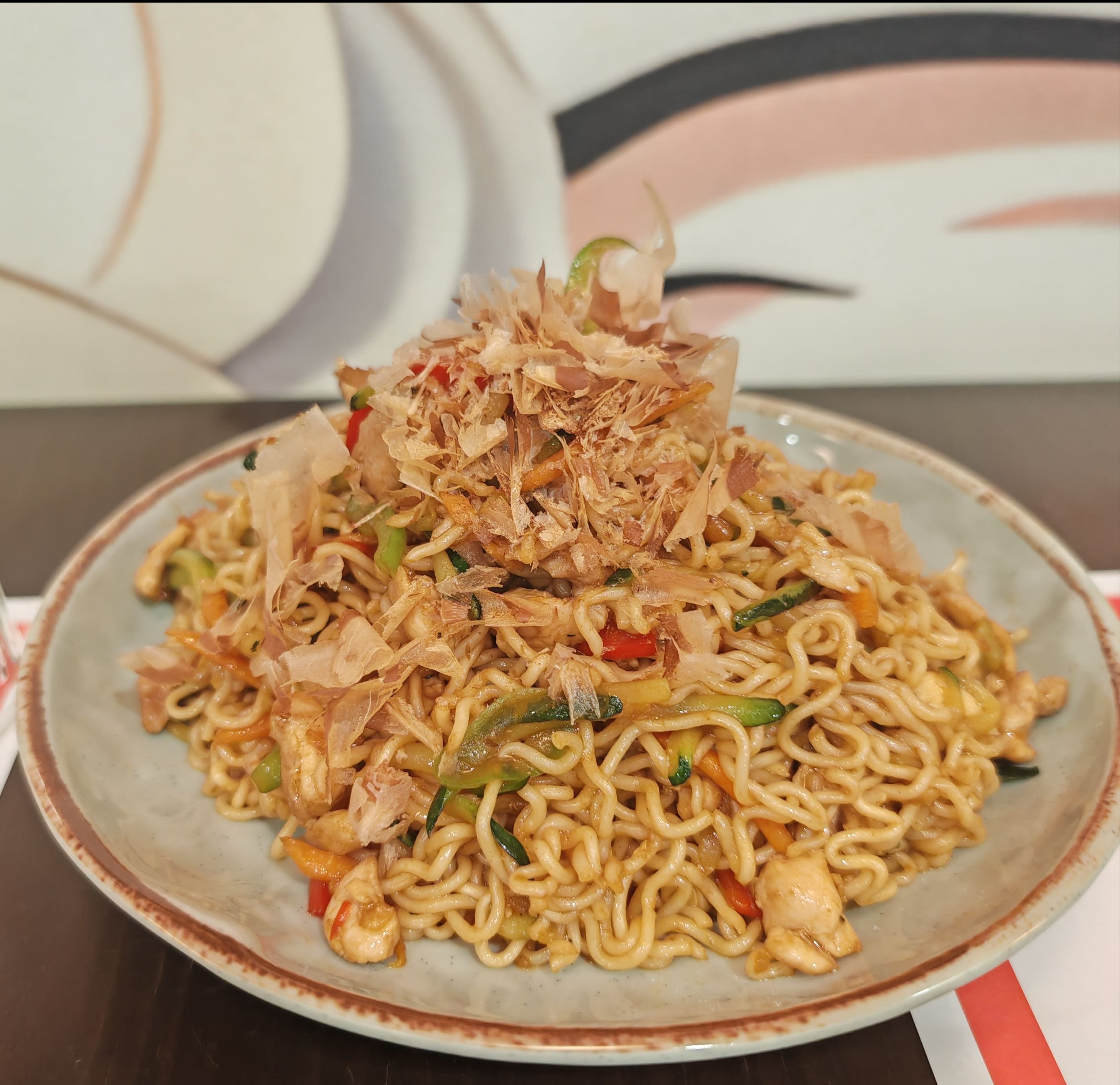YAKISOBA POLLO O GAMBA