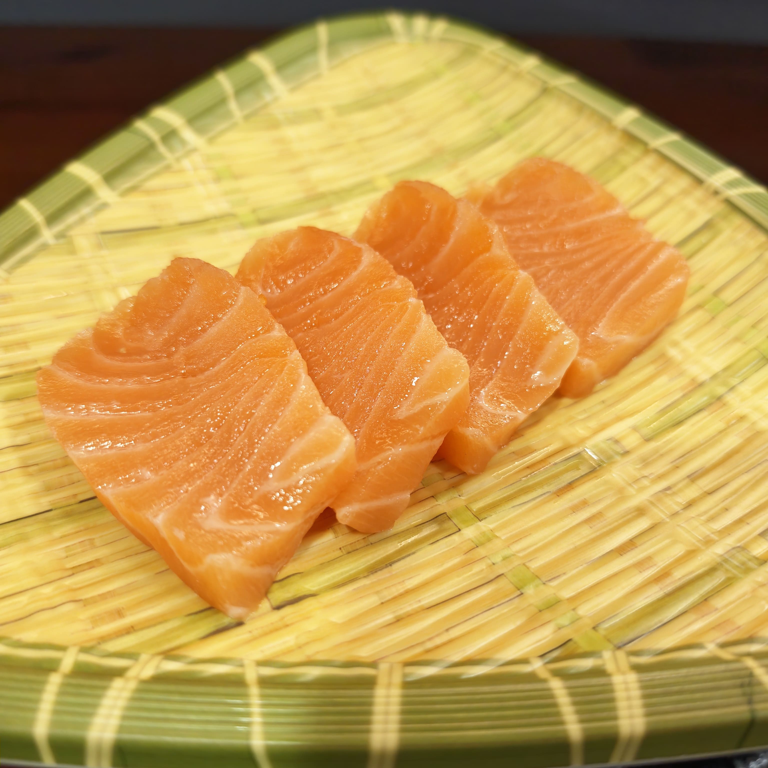 SASHIMI SALMON 4u